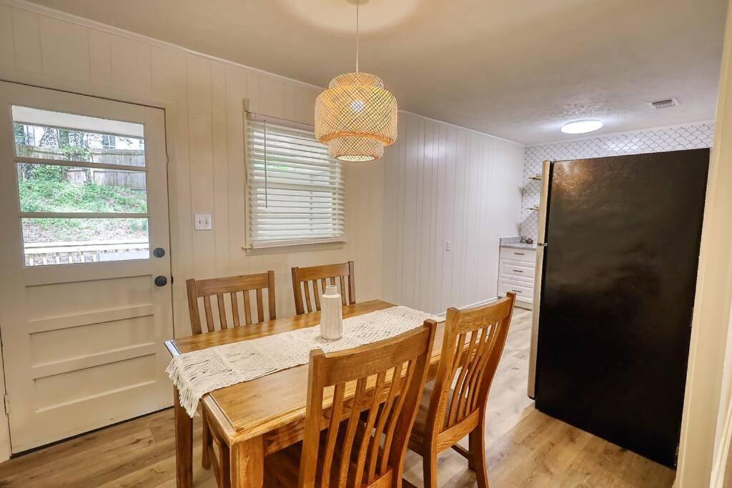The Bohemian 1/2 Mi From Covington Square Villa Bagian luar foto