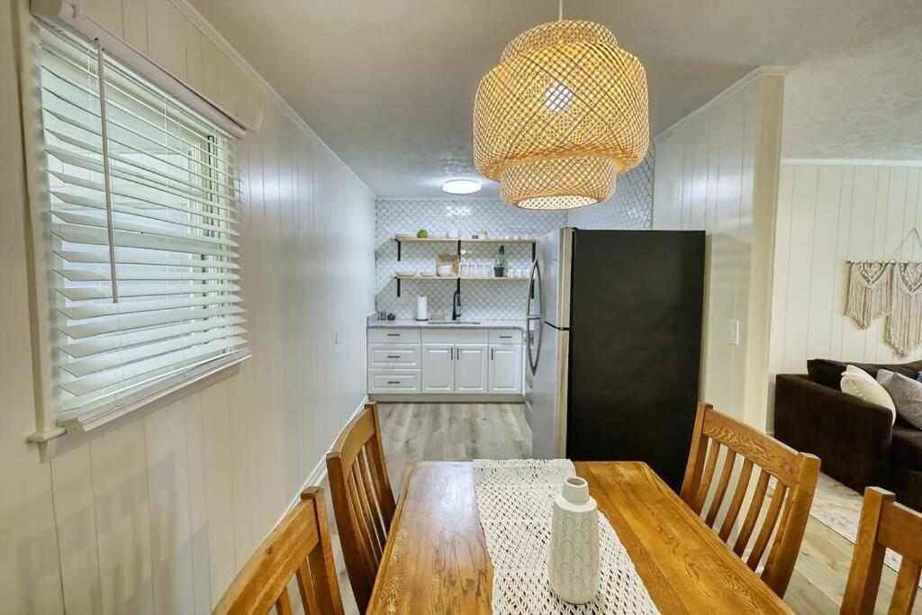 The Bohemian 1/2 Mi From Covington Square Villa Bagian luar foto