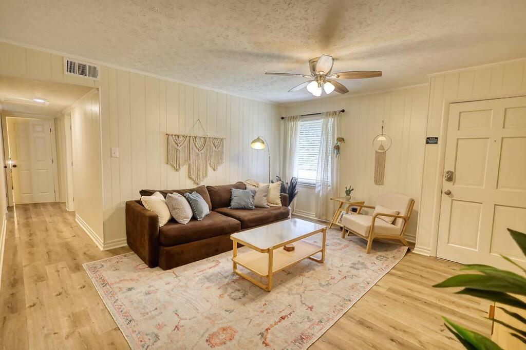 The Bohemian 1/2 Mi From Covington Square Villa Bagian luar foto