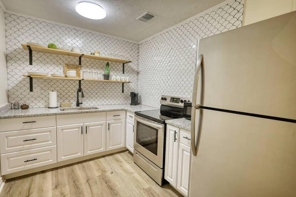 The Bohemian 1/2 Mi From Covington Square Villa Bagian luar foto