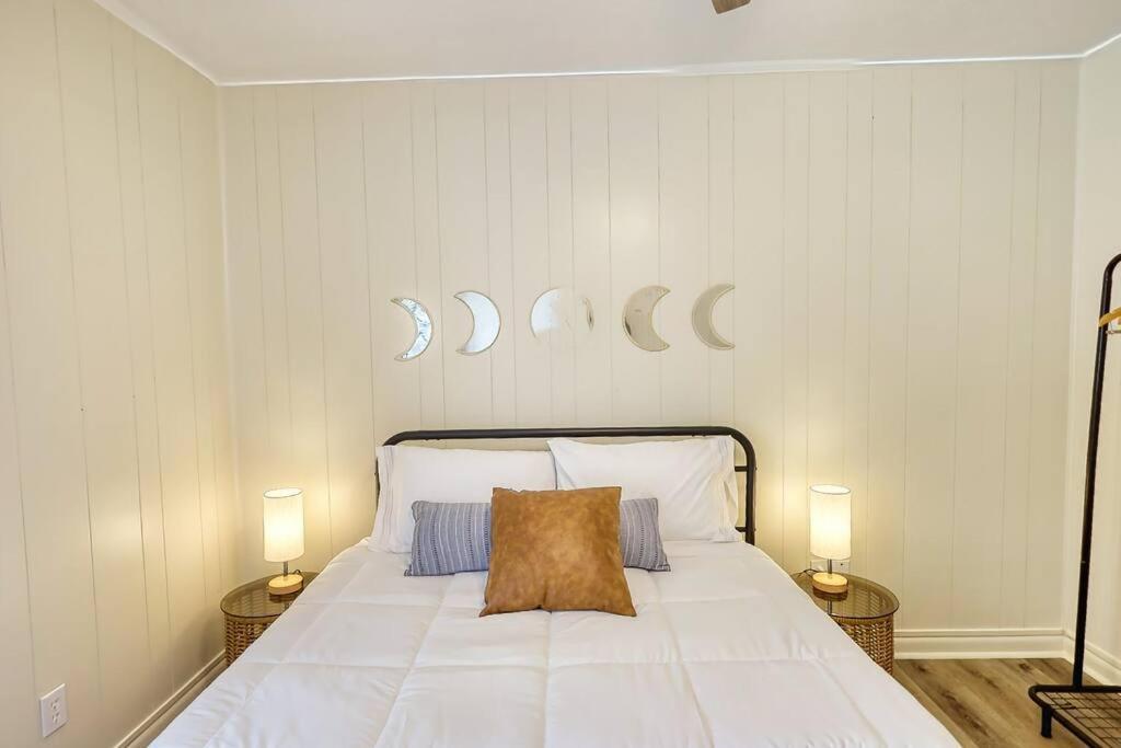 The Bohemian 1/2 Mi From Covington Square Villa Bagian luar foto