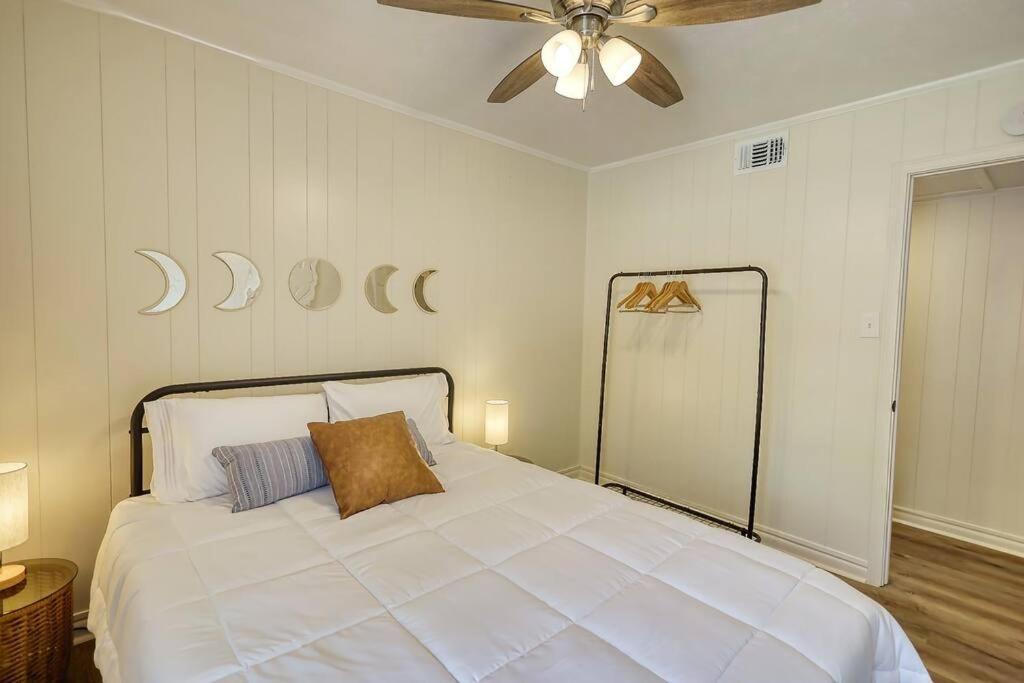 The Bohemian 1/2 Mi From Covington Square Villa Bagian luar foto