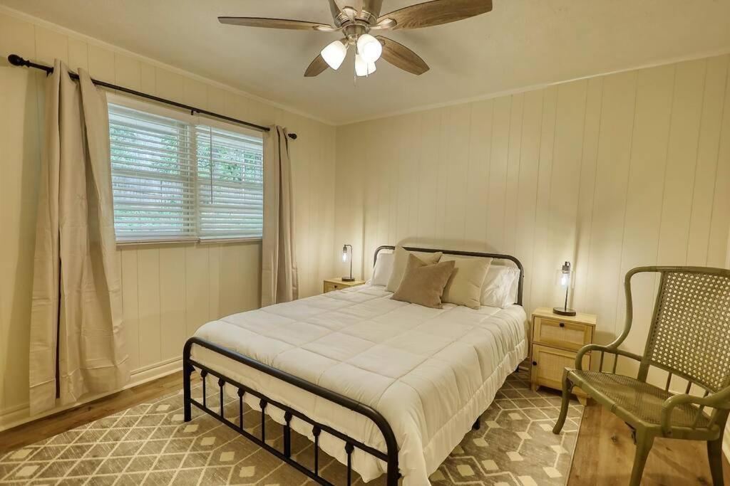 The Bohemian 1/2 Mi From Covington Square Villa Bagian luar foto