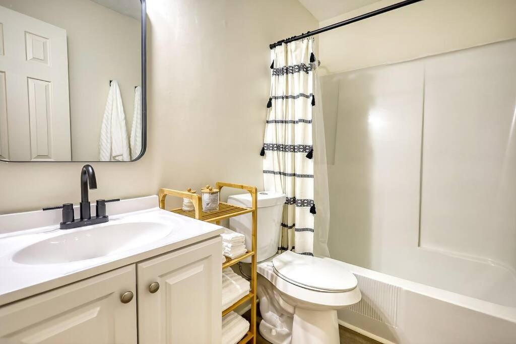 The Bohemian 1/2 Mi From Covington Square Villa Bagian luar foto