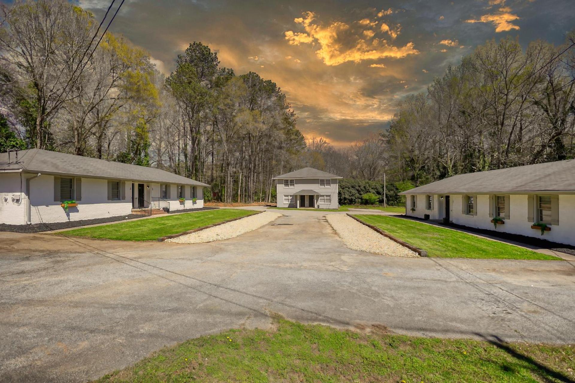 The Bohemian 1/2 Mi From Covington Square Villa Bagian luar foto